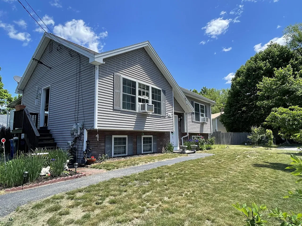 5 bed, 1512 sqft, $4,000 — Photo 2