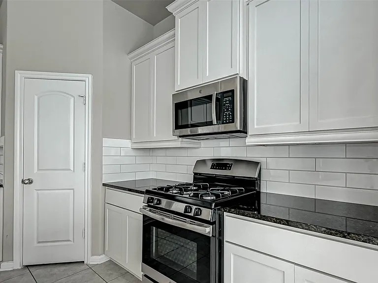 315 Biltmore Loop — Photo 16