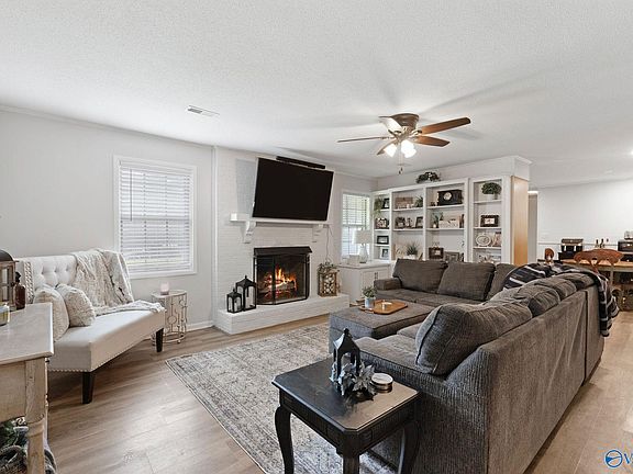 4th image of 1304 Castleman Ave SW