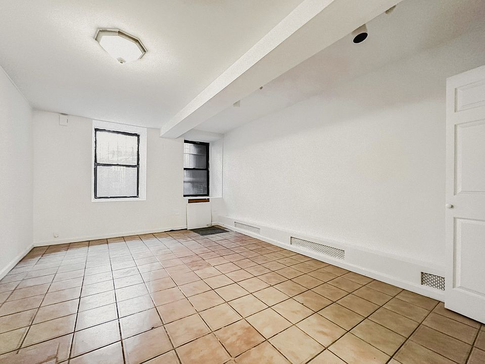 1st image of 260 W 15th St #B1