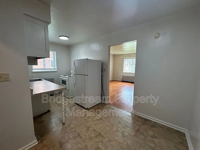 1 bed, 1.0 bath, 700 sqft, $725 — Photo 3
