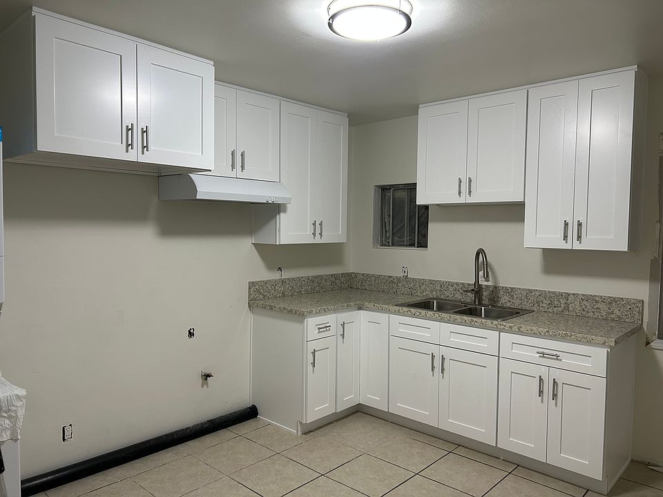 1st image of 225 E Fremont Sq