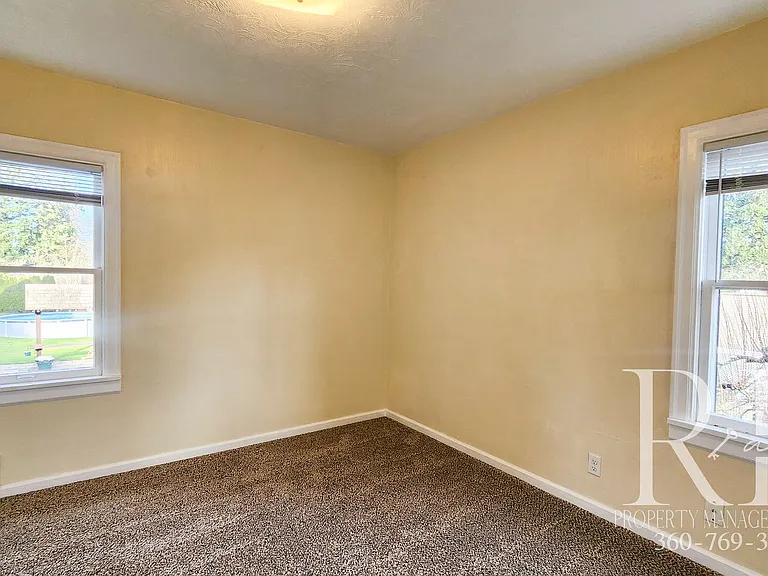 1540 N Callow Ave — Photo 12