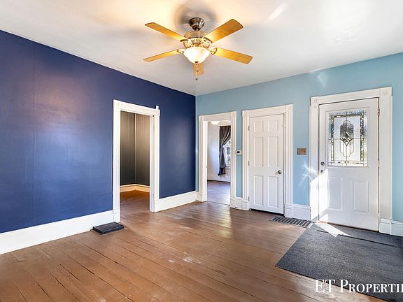 4th image of 870 11th St NW