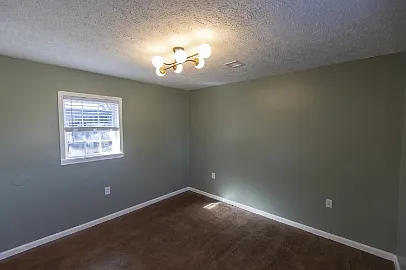 2 bed, 945 sqft, $1,300 — Photo 2