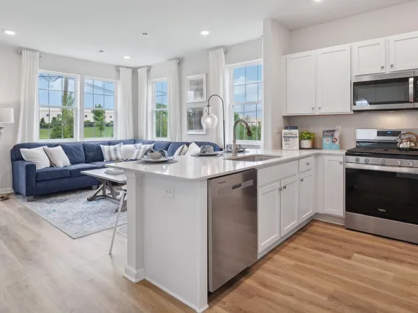 102 Corolla Dr, Egg Harbor Township, NJ 08234