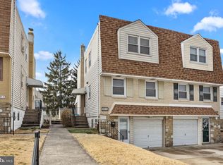 9974 Bridle Rd, Philadelphia, PA 19115