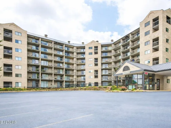 306 Baskins Creek Rd #402, Gatlinburg, TN 37738