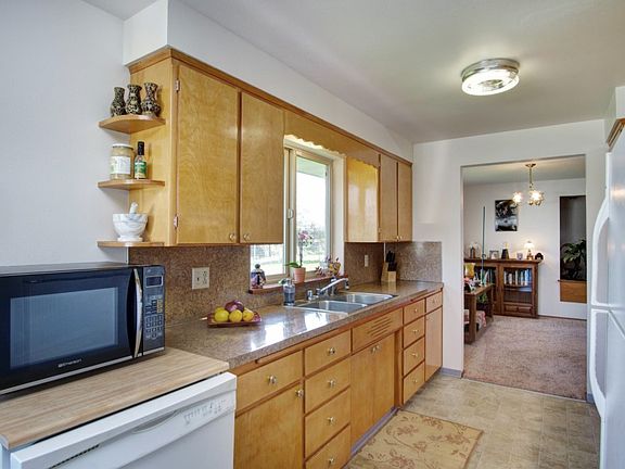 5th image of 5024 62nd Ave E