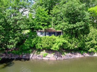 1702 Porters Point Rd, Colchester, VT 05446
