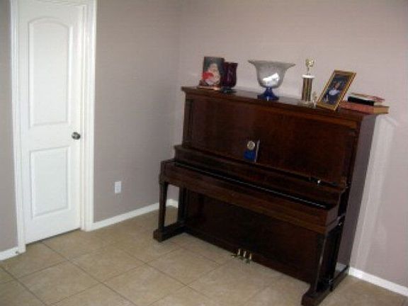 5th image of 3010 Ocean View Dr
