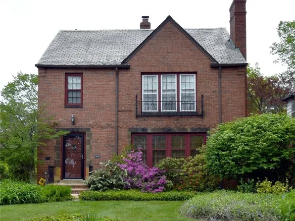 2443 Dysart Rd, University Heights, OH 44118