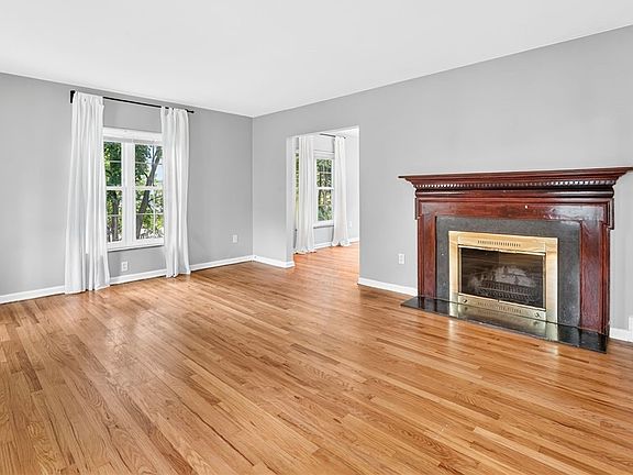 3rd image of 21030-21040 Detroit Rd
