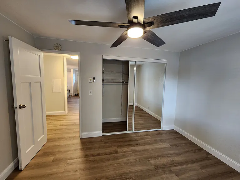 727 Rocky Road Dr — Photo 16