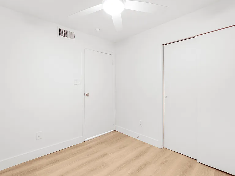 13716 167th St #B1 — Photo 16