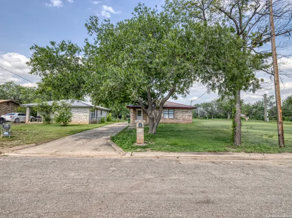 254 PRAIRIE ST, Uvalde, TX 78801