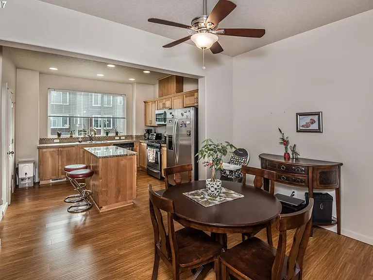 10539 NE Cedar Falls Loop — Photo 2