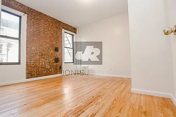 Rented by Jonis Realty | media 28