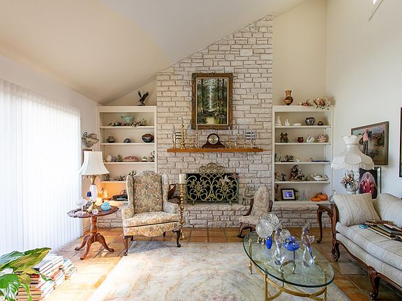 5th image of 2501 Rogers Cir