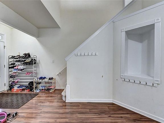 4th image of 3052 Briaroak Dr