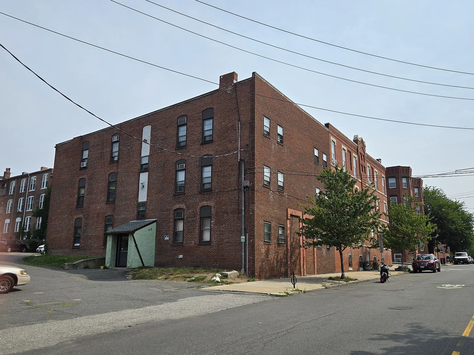 88 Broadway — Photo 1
