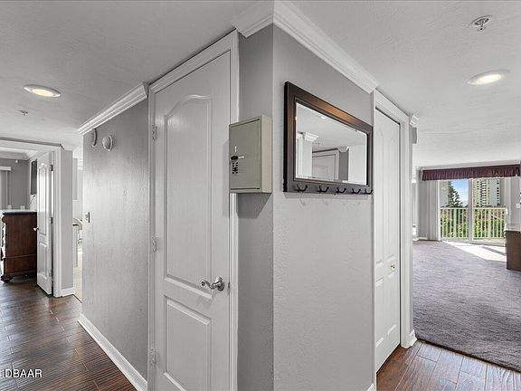 4th image of 4 Oceans West Blvd APT 604A