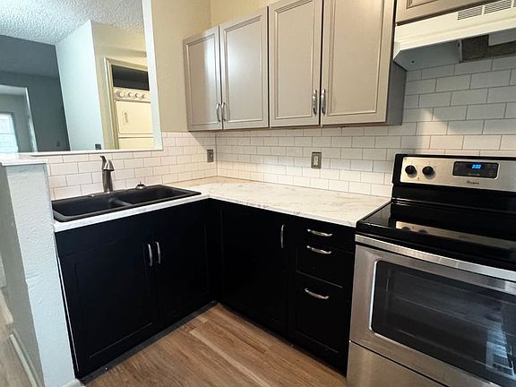 4th image of 1145 Park Ave APT 1