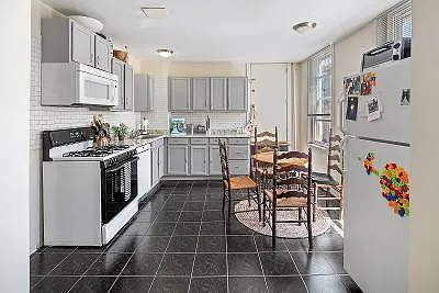 133 Green Ln #2 — Photo 2