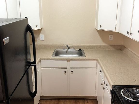 5th image of 3234 E Bellevue St Unit 3102