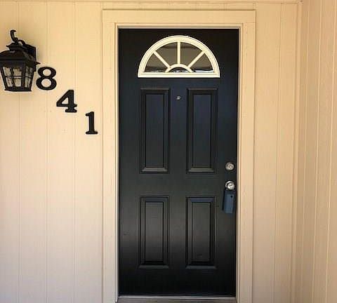 2nd image of 841 Warwick Dr