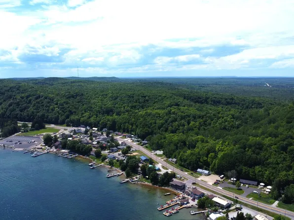 Off Saint Martin Hill St, Munising, MI 49862