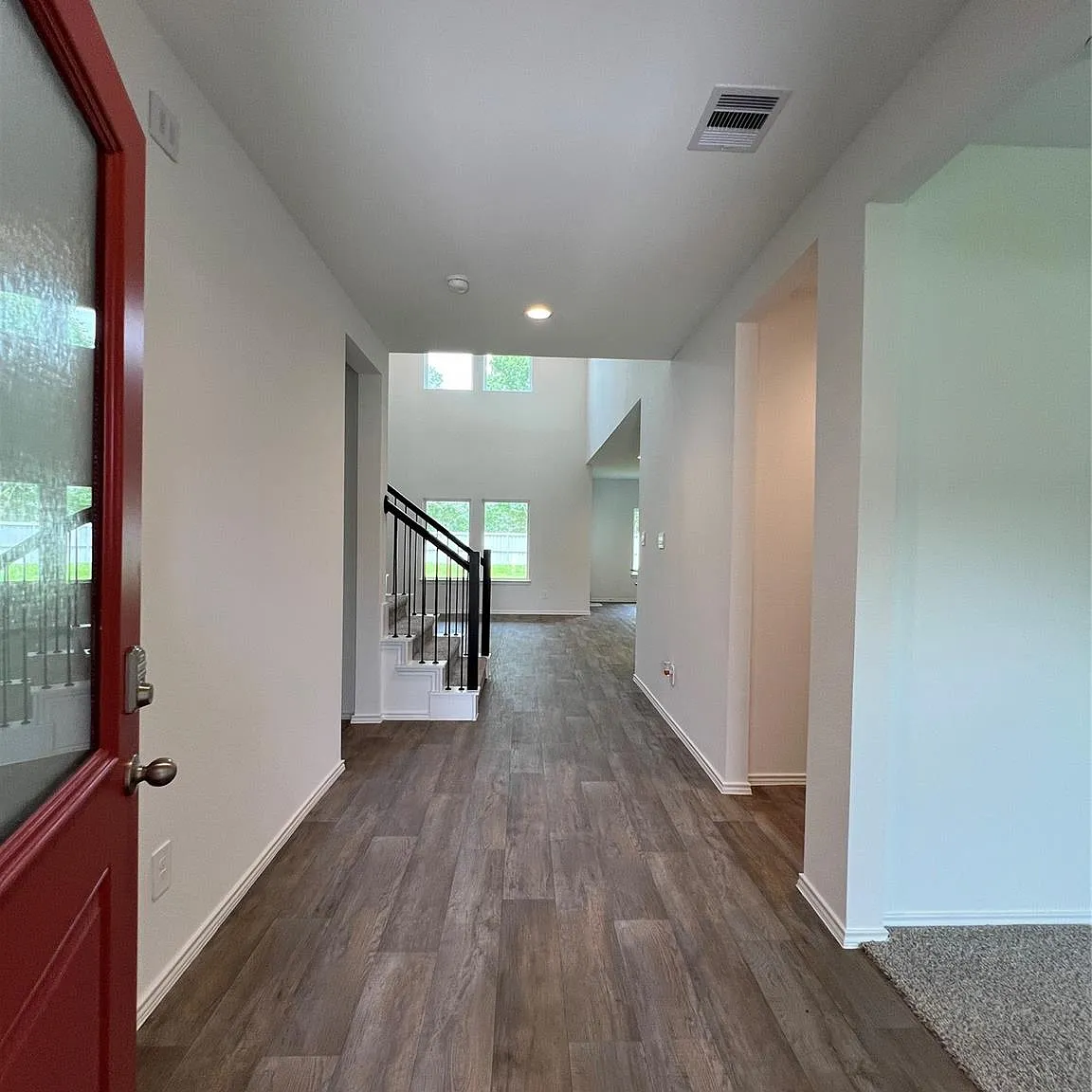 4 bed, 2.5 bath, 2452 sqft, $2,700 — Photo 3