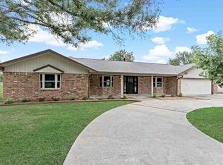 371 Suncrest Dr, Orange, TX 77630