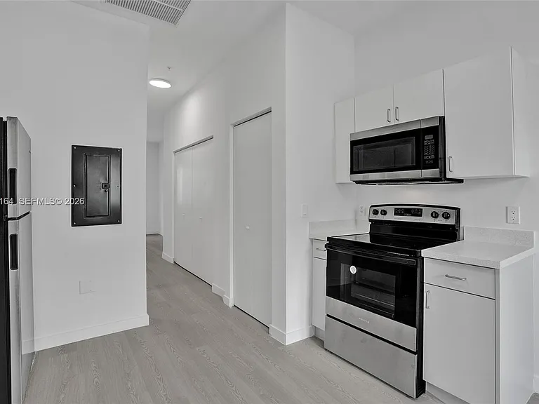 1567 NW 1st St #5 — Photo 5