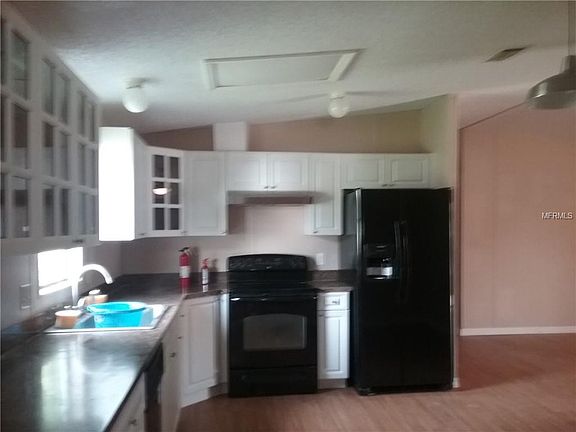 2nd image of 4103 Lindenwood Dr