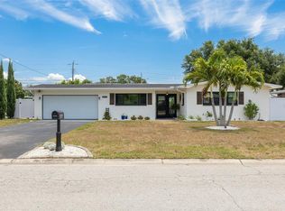 8371 Ridgewood Cir, Seminole, FL 33772