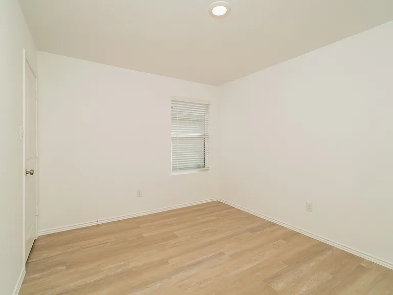 6434 Magee Run — Photo 12
