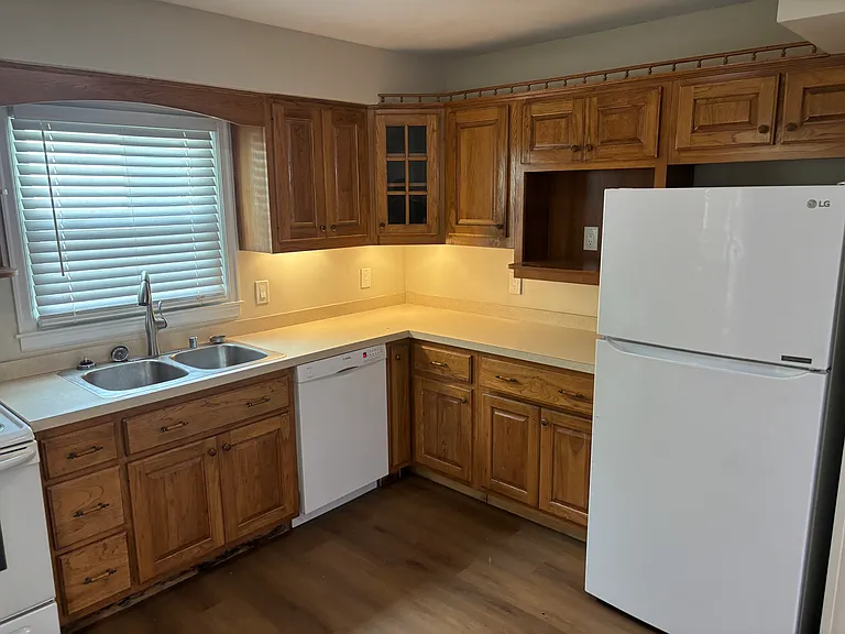212 Zandale Dr — Photo 7
