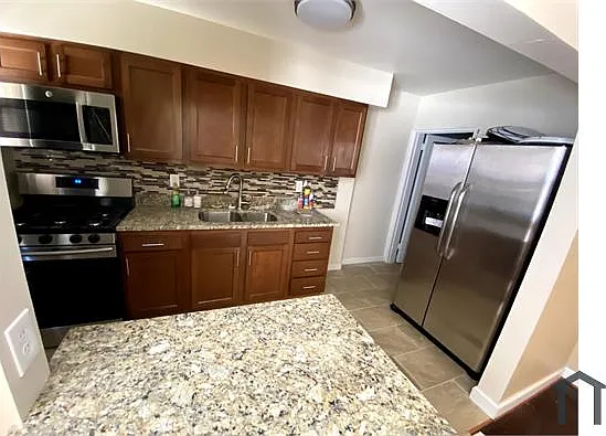 347 Endsleigh Ave — Photo 3