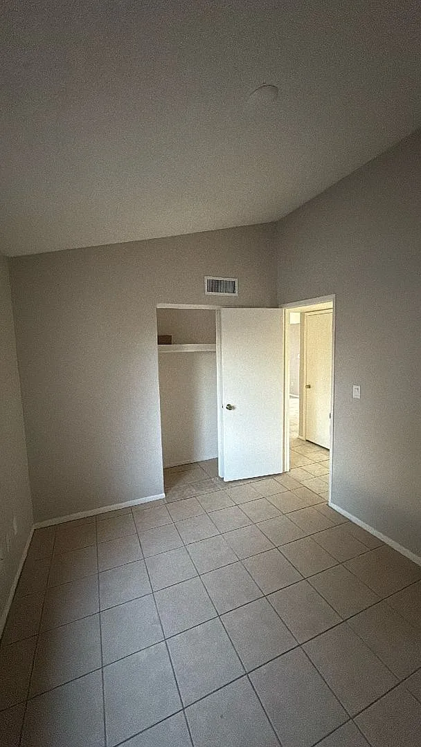 1664 S Robin Lane-(4014F)-21123979 — Photo 2