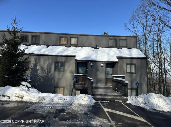 3 Middle Village Way, Tannersville, PA 18372