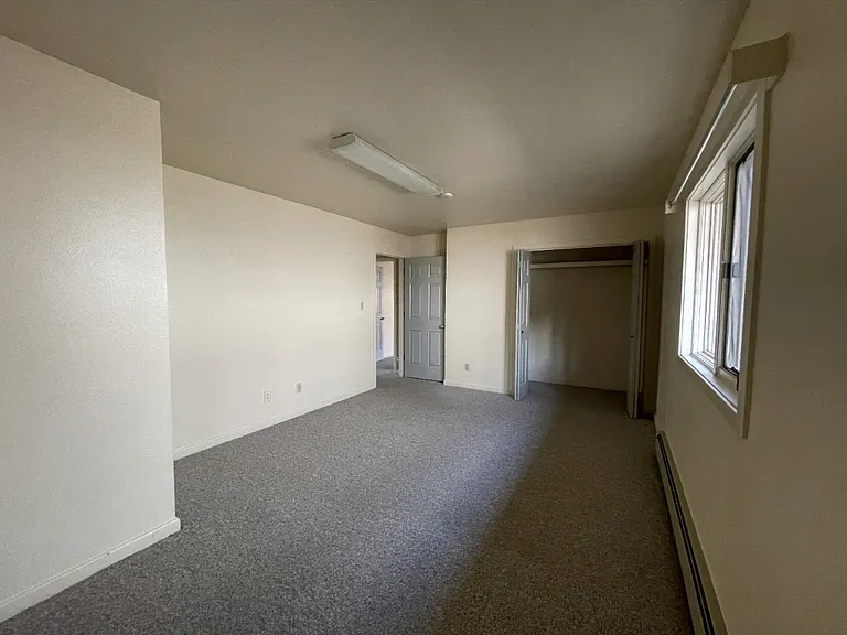 18101 Mall Cir — Photo 11