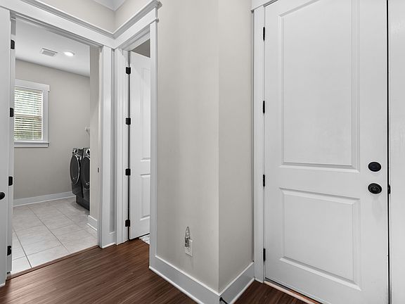 2nd image of 100 Amberton Ln