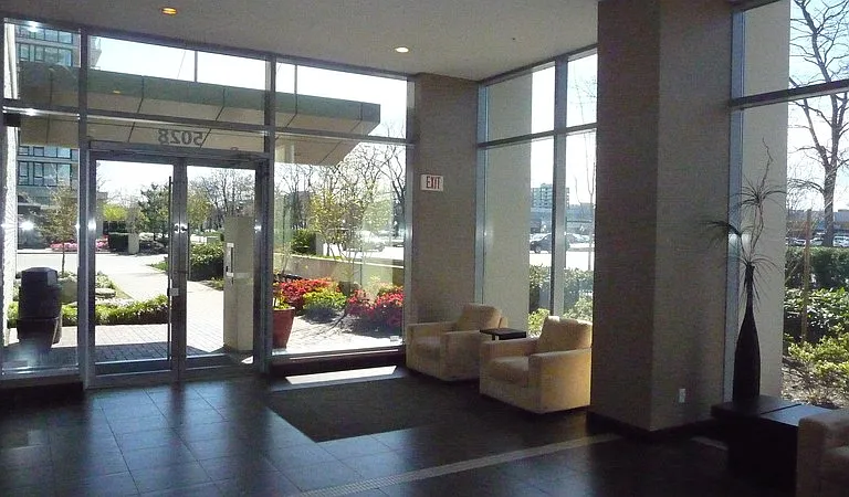5028 Kwantlen St #1703 — Photo 17