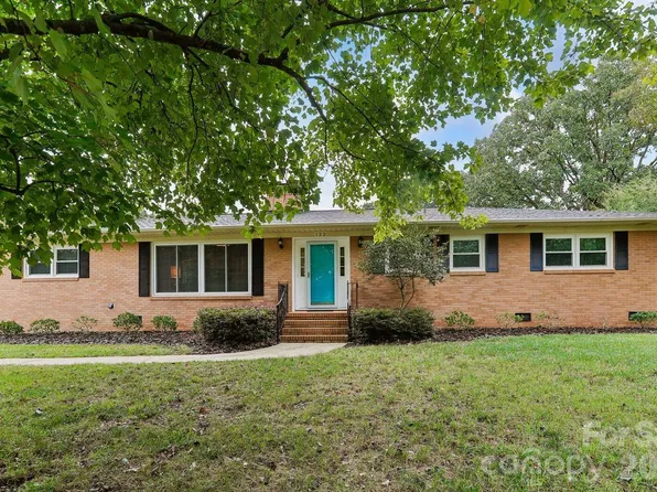 122 Chanticleer Ct, Charlotte, NC 28214
