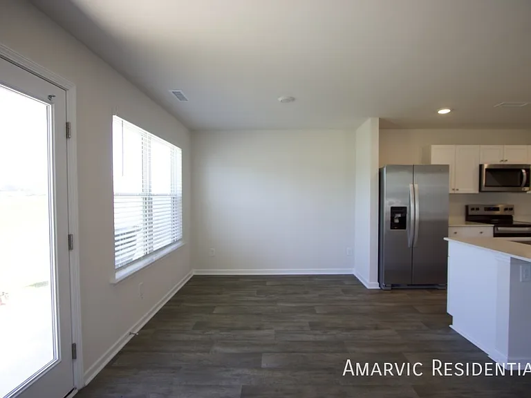 175 Seymour Village Dr — Photo 5