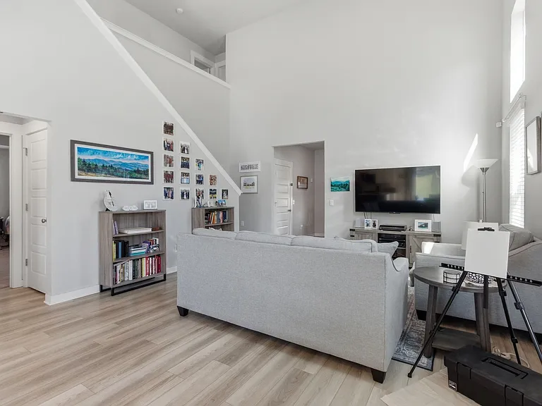 277 Casper Dr — Photo 10