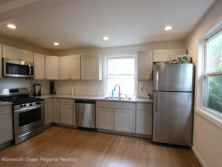 142 Delaware Ave — Photo 3