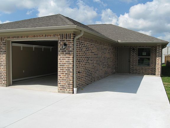 2nd image of 505 Gage Ave