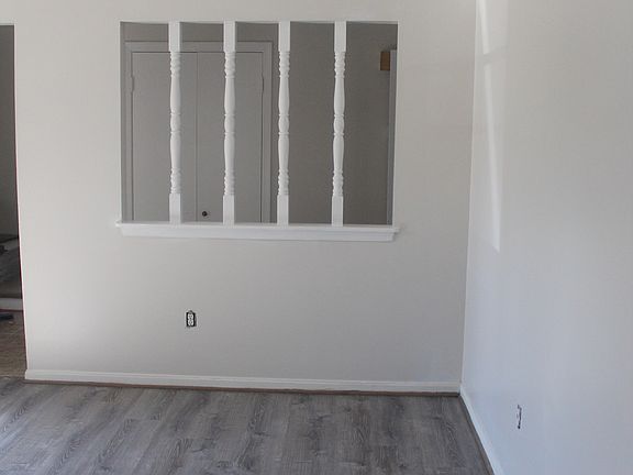 4th image of 750 Hickory Ct